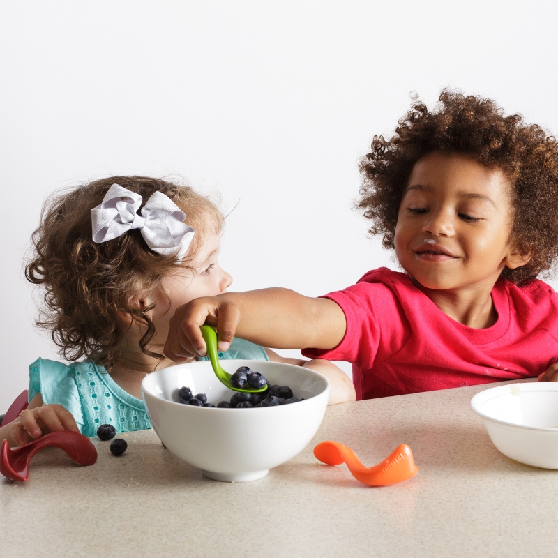 Right-Hand Toddler Spoons-Double Pack (Peas+Carrot)