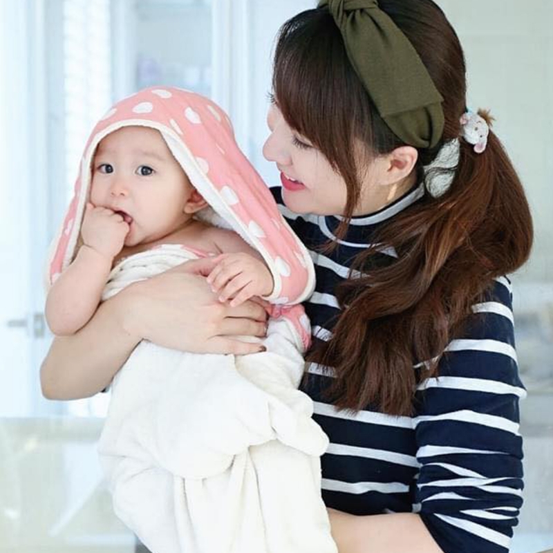 Multifunctional Baby Bath Towel / Blue dot